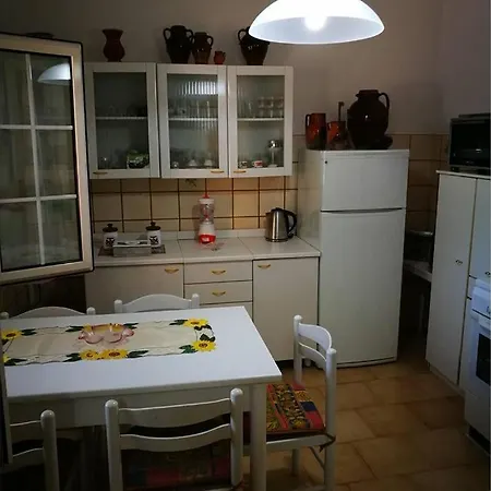 Nyaraló Sandhome *